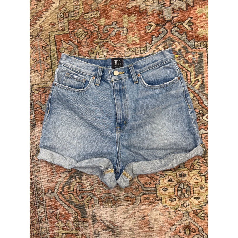BDG Urban Outfitters Mom High-Rise Denim Shorts Light Wash Cuffed Size 28